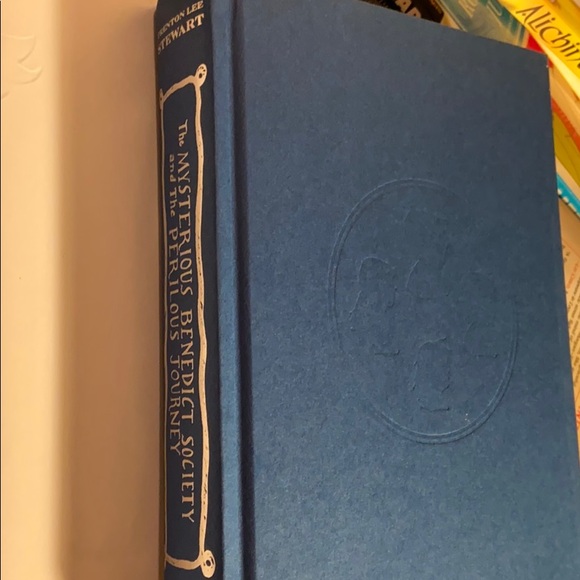 mysterious Benedict society -Book - Picture 8 of 9